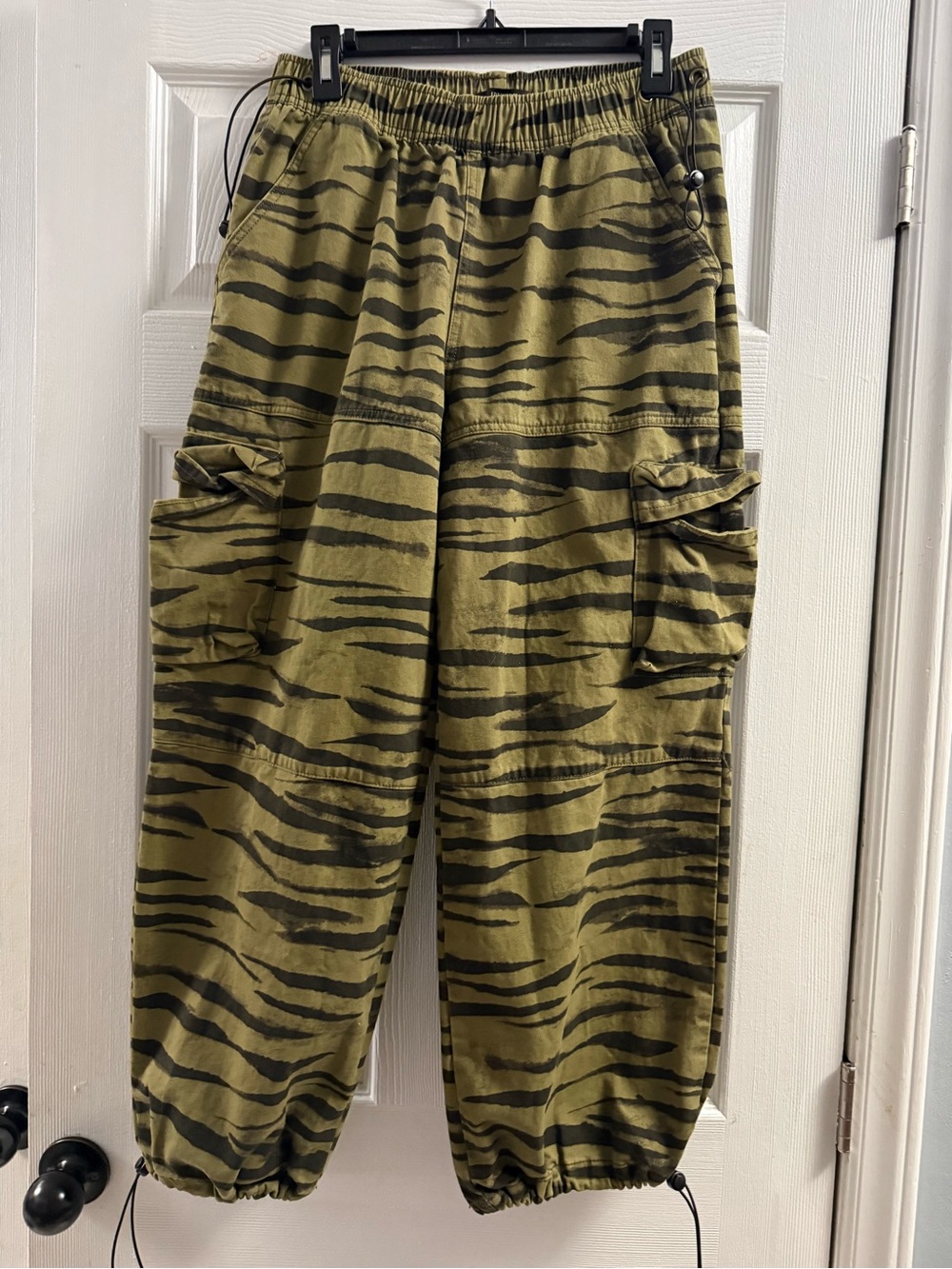Forever 21 Tiger Stripe Camo Cargo Pants Green Black Joggers Drawstring Size L